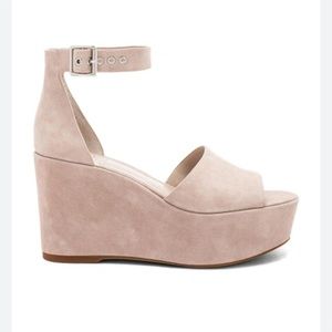 Vince Camuto - KORISTA SUEDE PLATFORM WEDGE SANDALS IN TIPSY TAUPE - 7/37.5